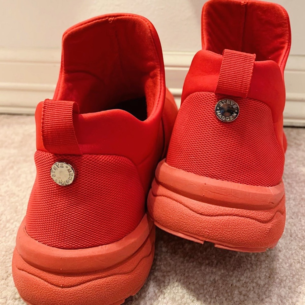 Red Steve Madden high top slip on sneakers - Picture 4 of 4